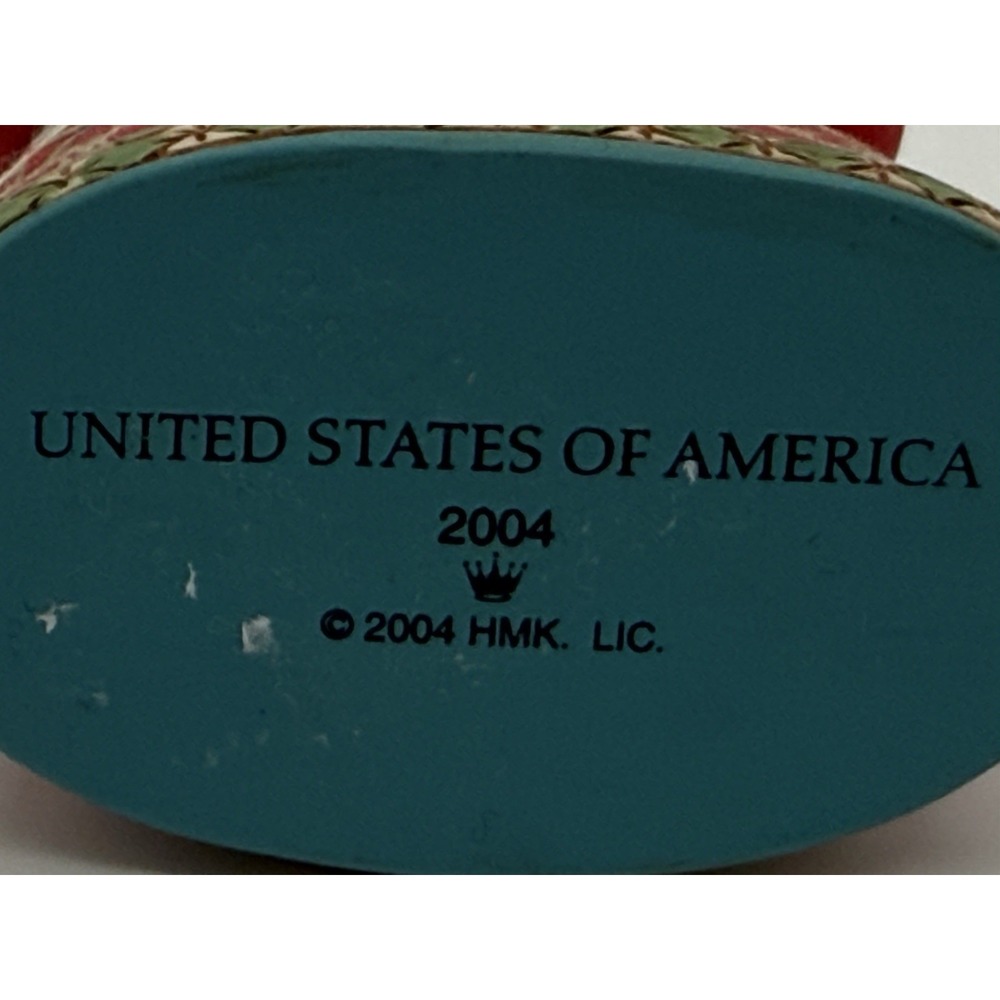 Hallmark 2004 Santa's Around the World - USA Keepsake 4.5 Inches Tall - Picture 6 of 6